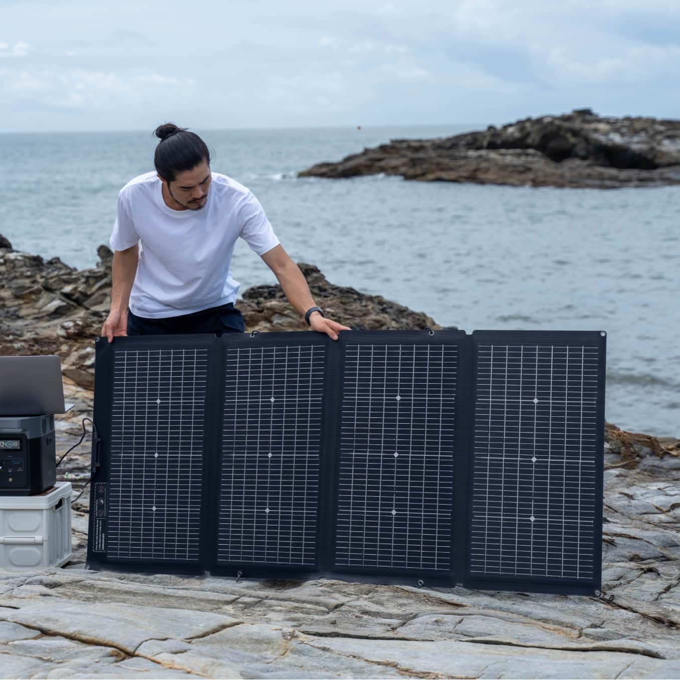 EcoFlow 220W Bifacial Portable Solar Panel (Recommended Accessory) - Image 4