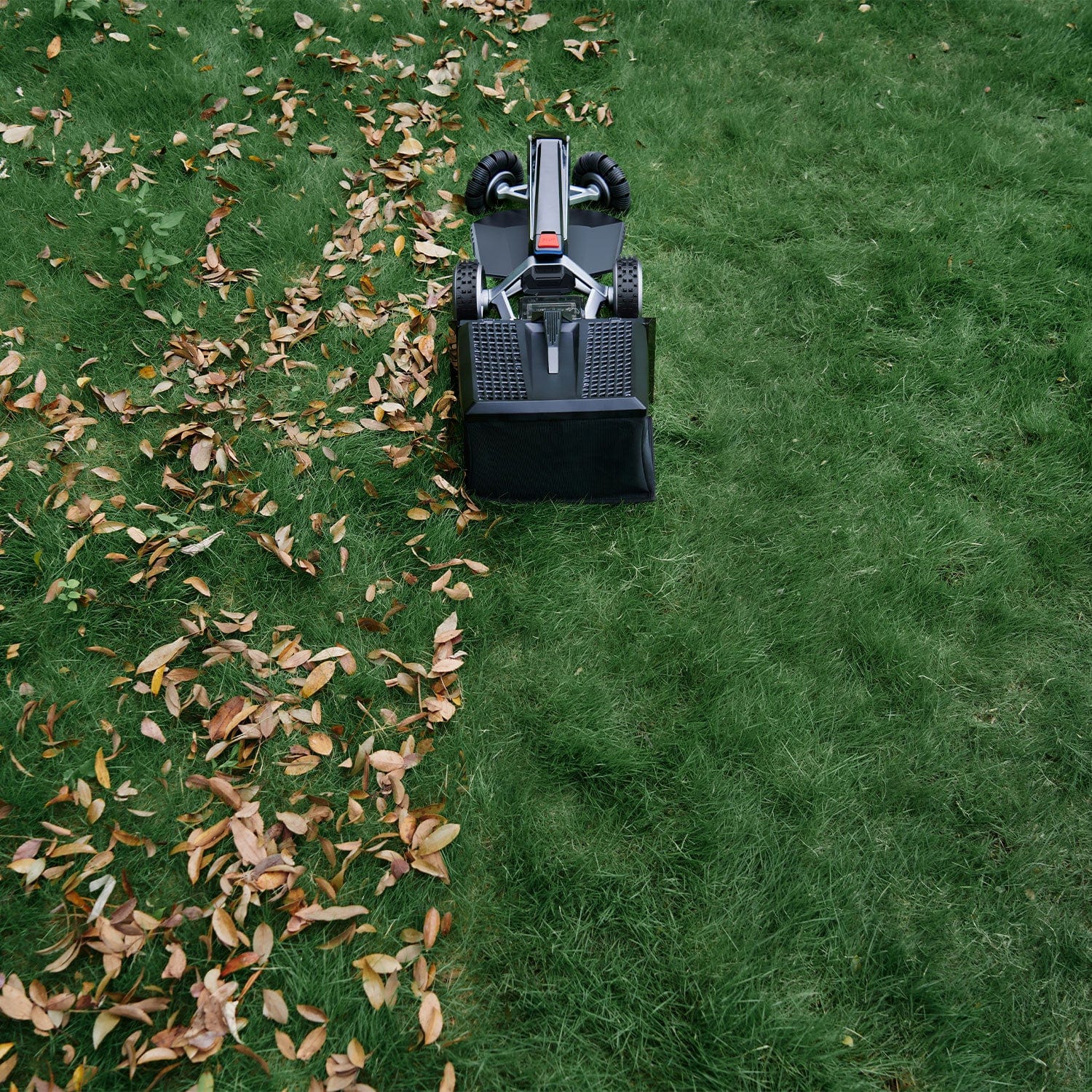 EcoFlow BLADE Robotic Lawn Mower (Refurbished) - Image 2